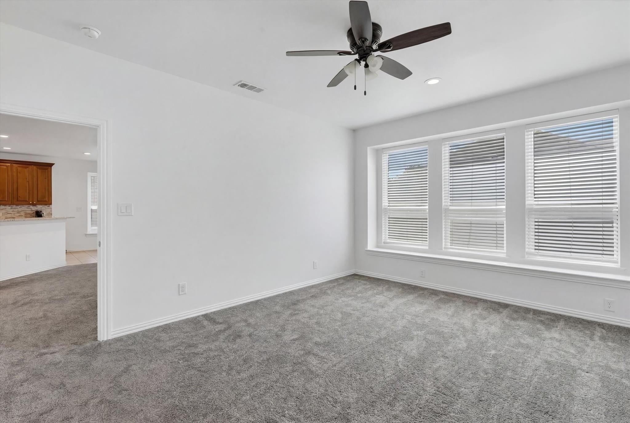 Landhope Cir, Arlington, TX 76016