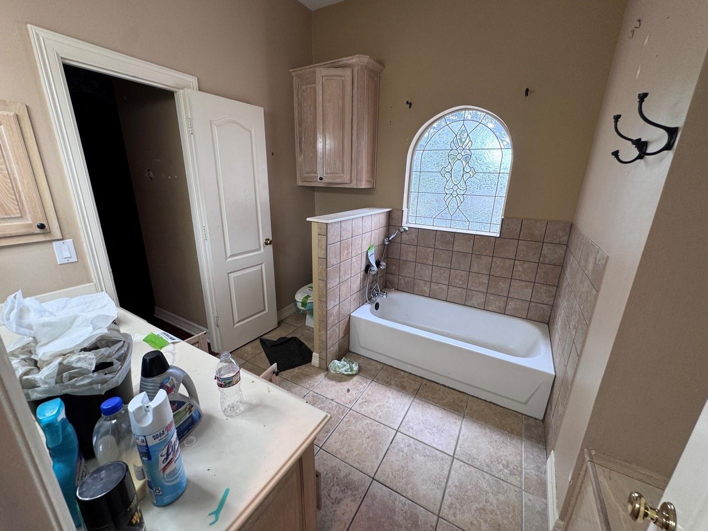 Laurel Valley Ln, Arlington, TX 76006