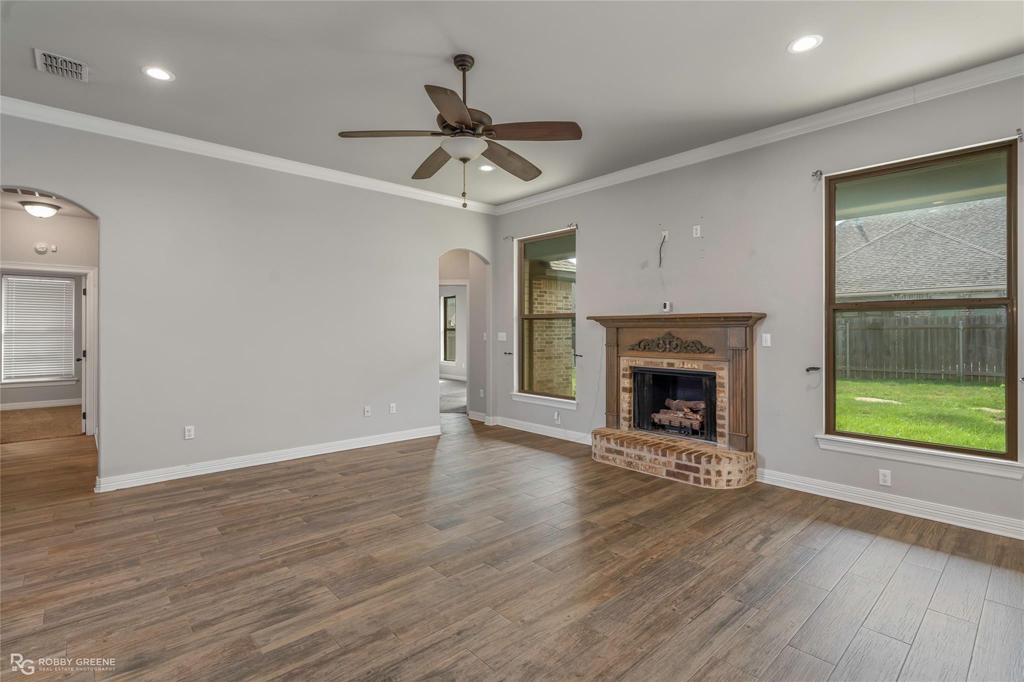 Fir Wood Ln, Haughton, LA 71037