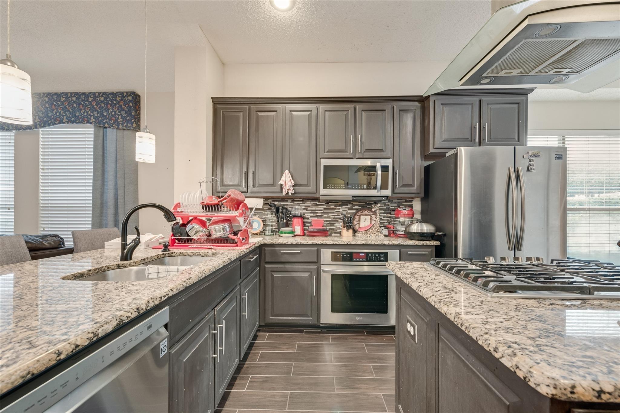 Creek Walk Pl, Arlington, TX 76015