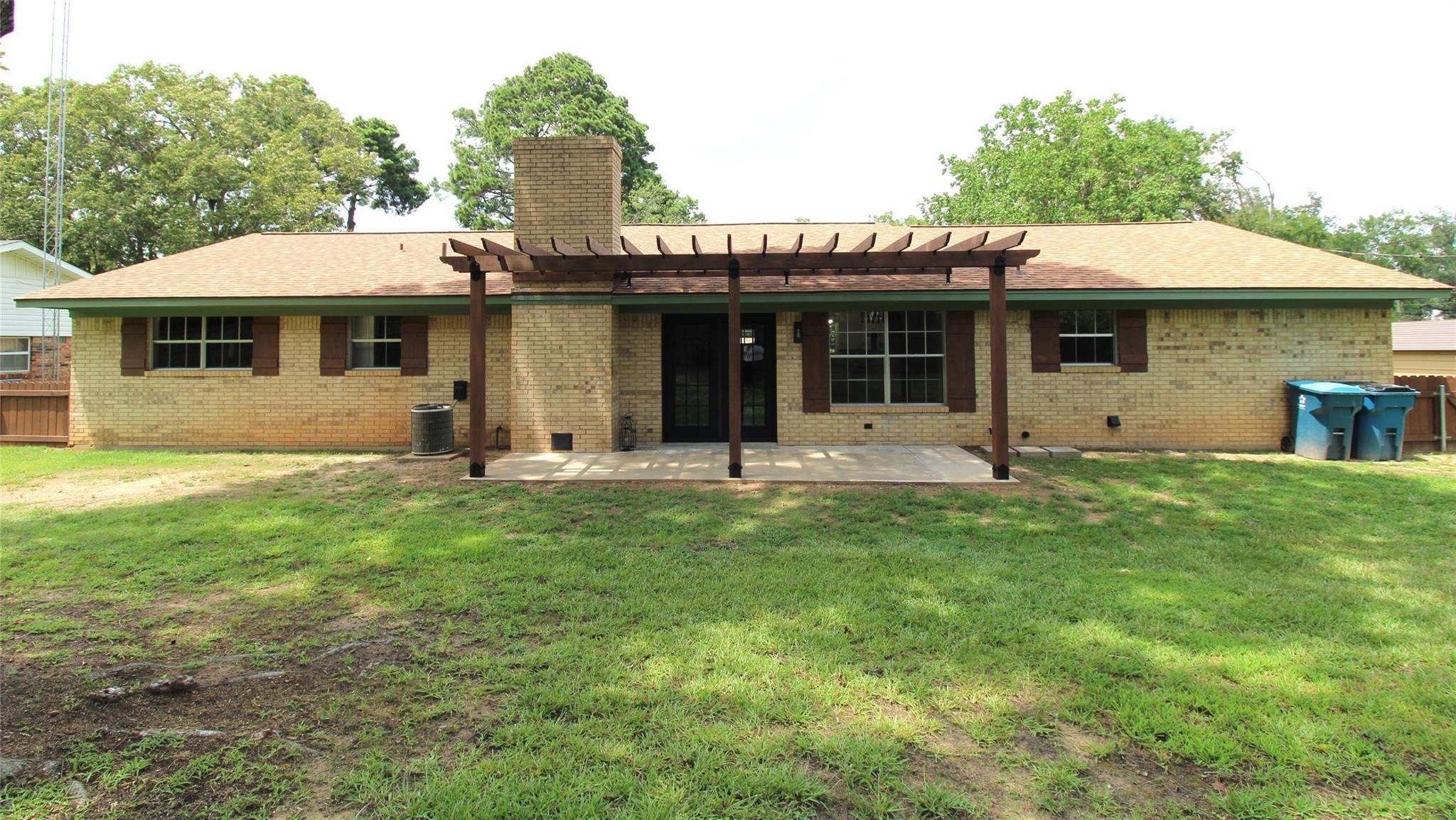 E Clinton Ave, Athens, TX 75751