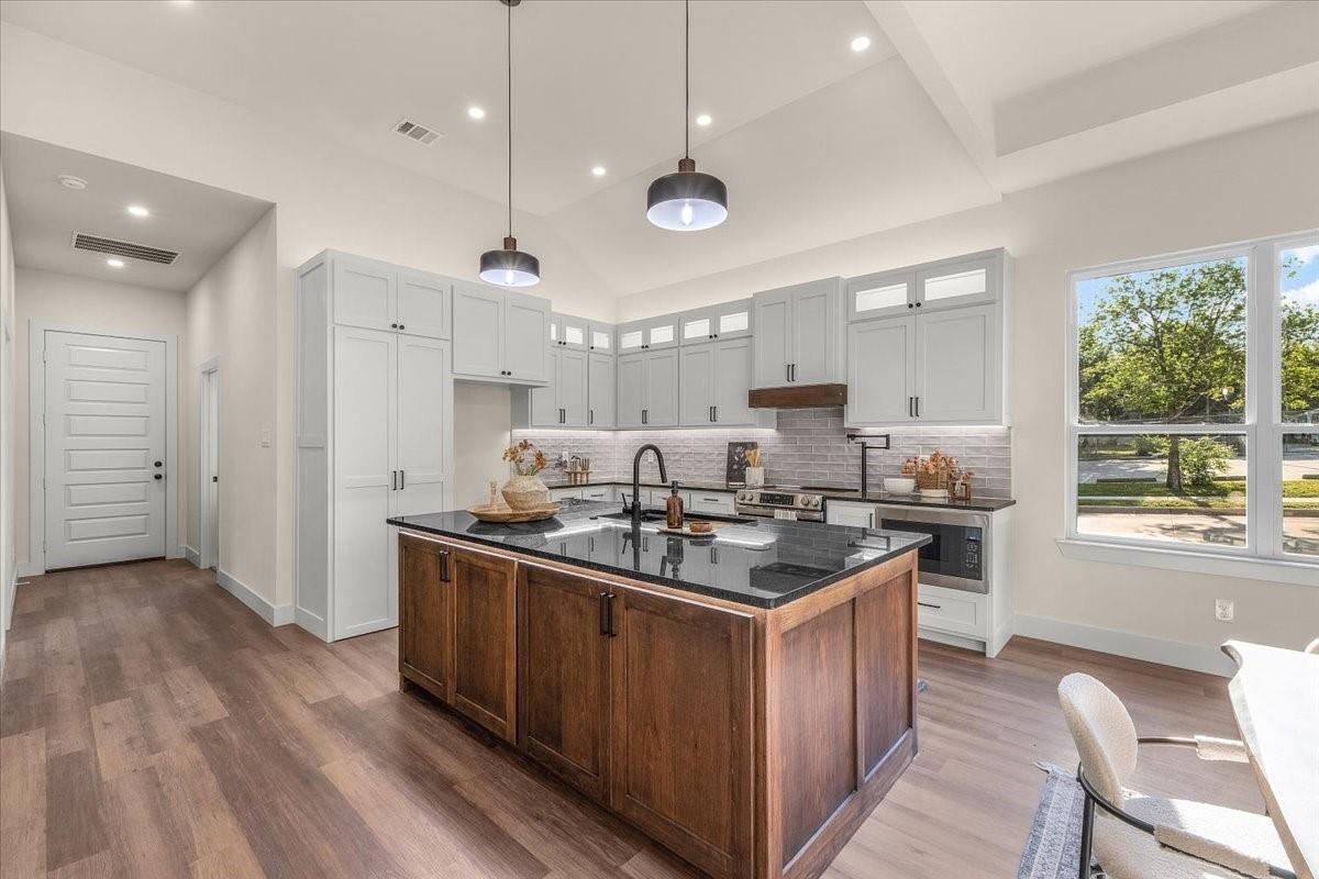 Avenue J, Fort Worth, TX 76105