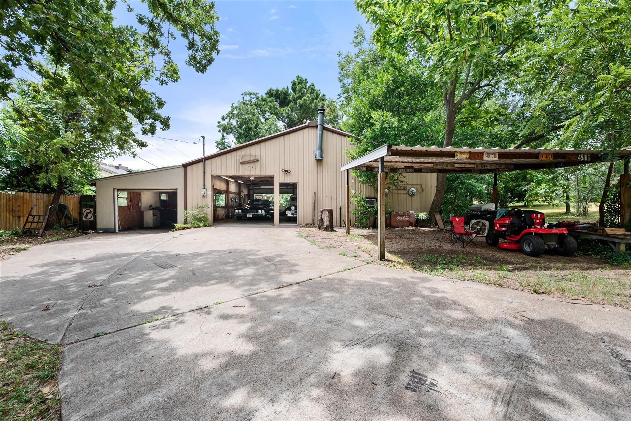 N Bowen Rd, Arlington, TX 76012