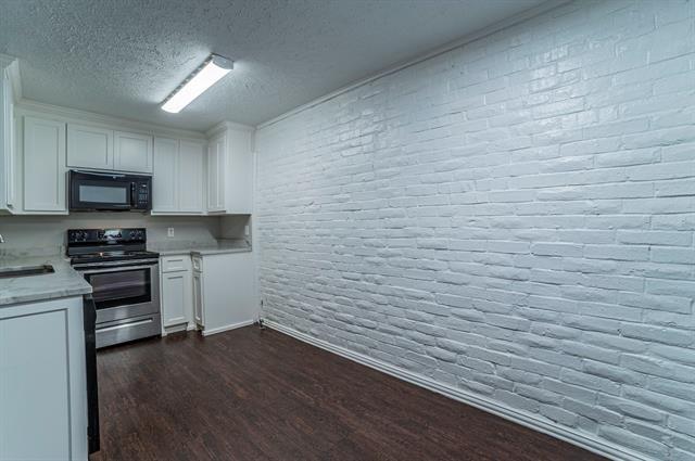 E Townhouse Ln, Grand Prairie, TX 75052