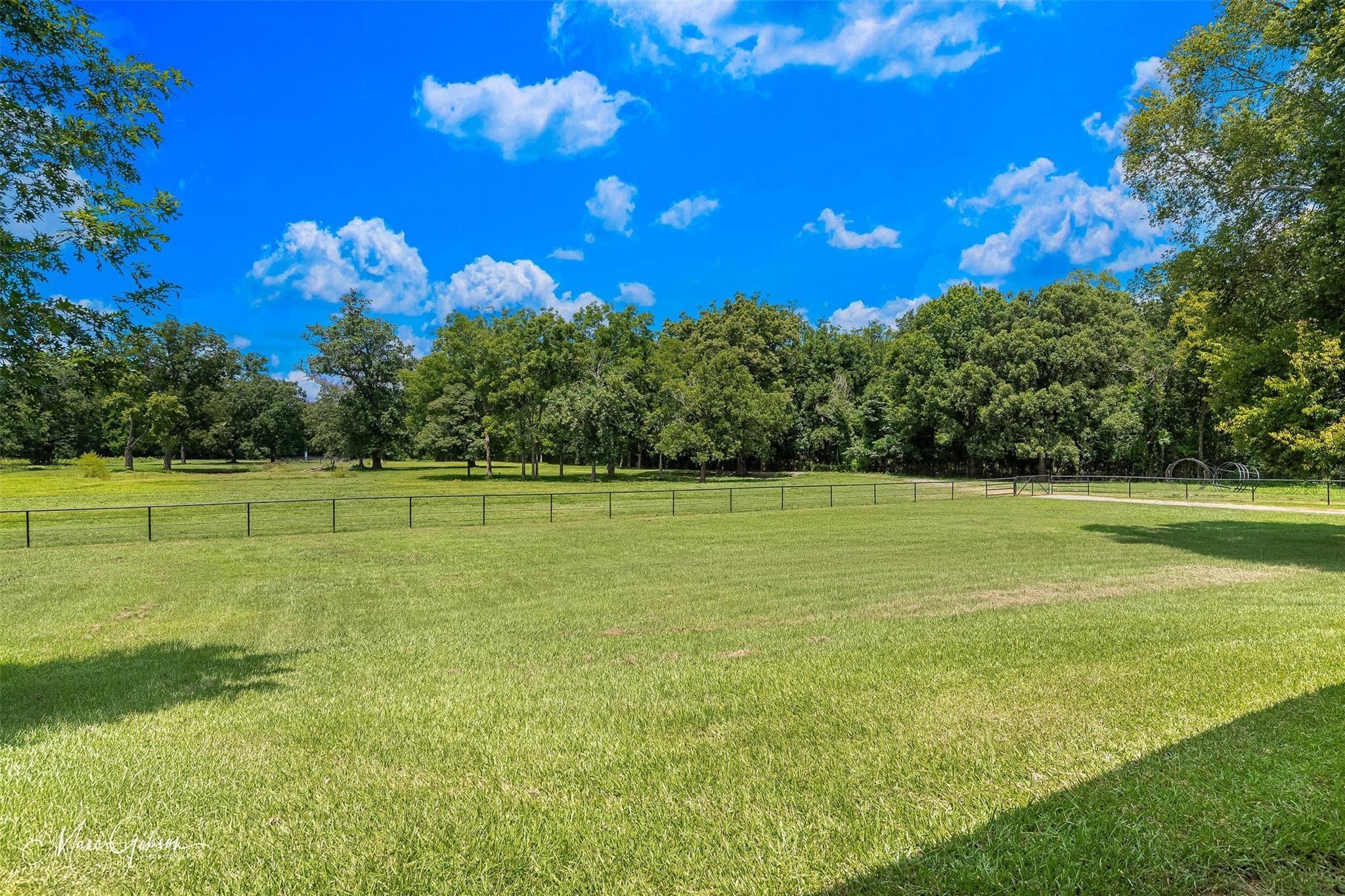 Swan Lake Rd, Bossier City, LA 71111