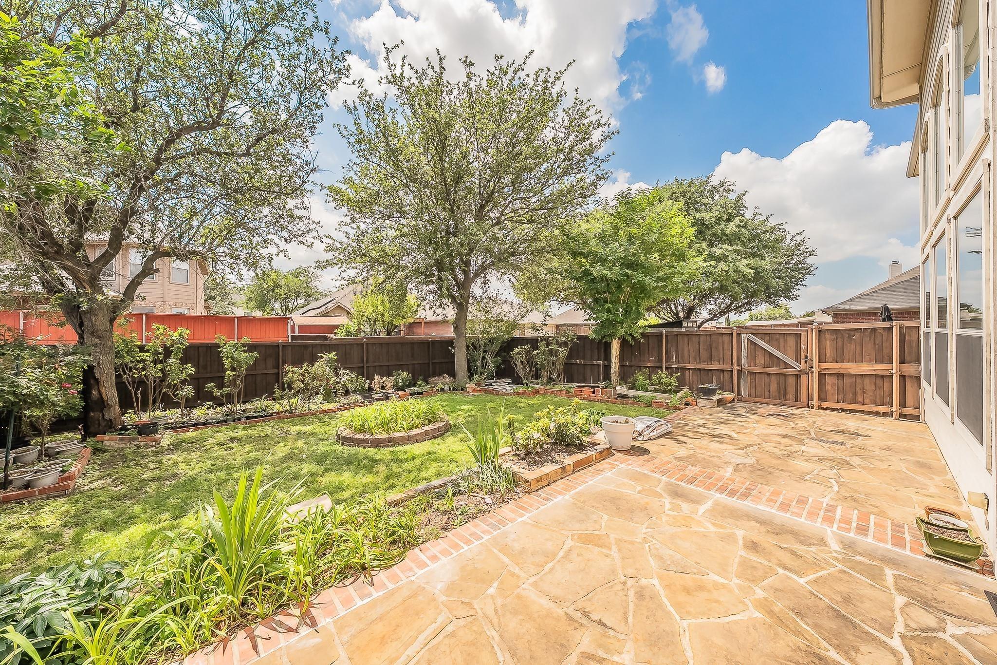 Mountain Valley Dr, The Colony, TX 75056