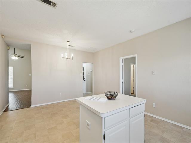 Kelly Lynn Ln, Watauga, TX 76148