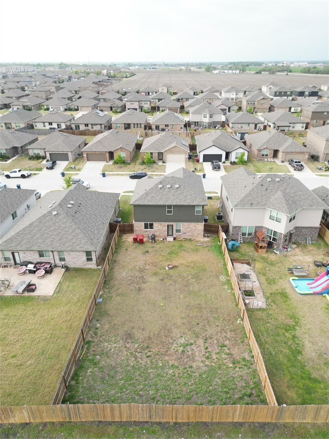 Hurstwood Dr, Van Alstyne, TX 75495