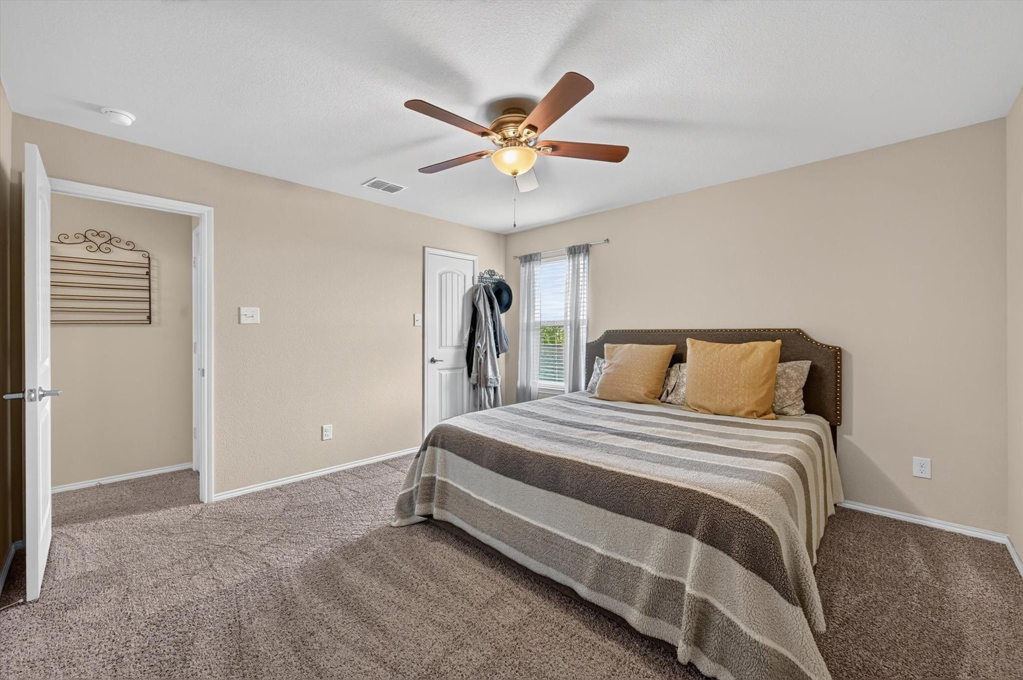 Foxglove Ln, Burleson, TX 76028