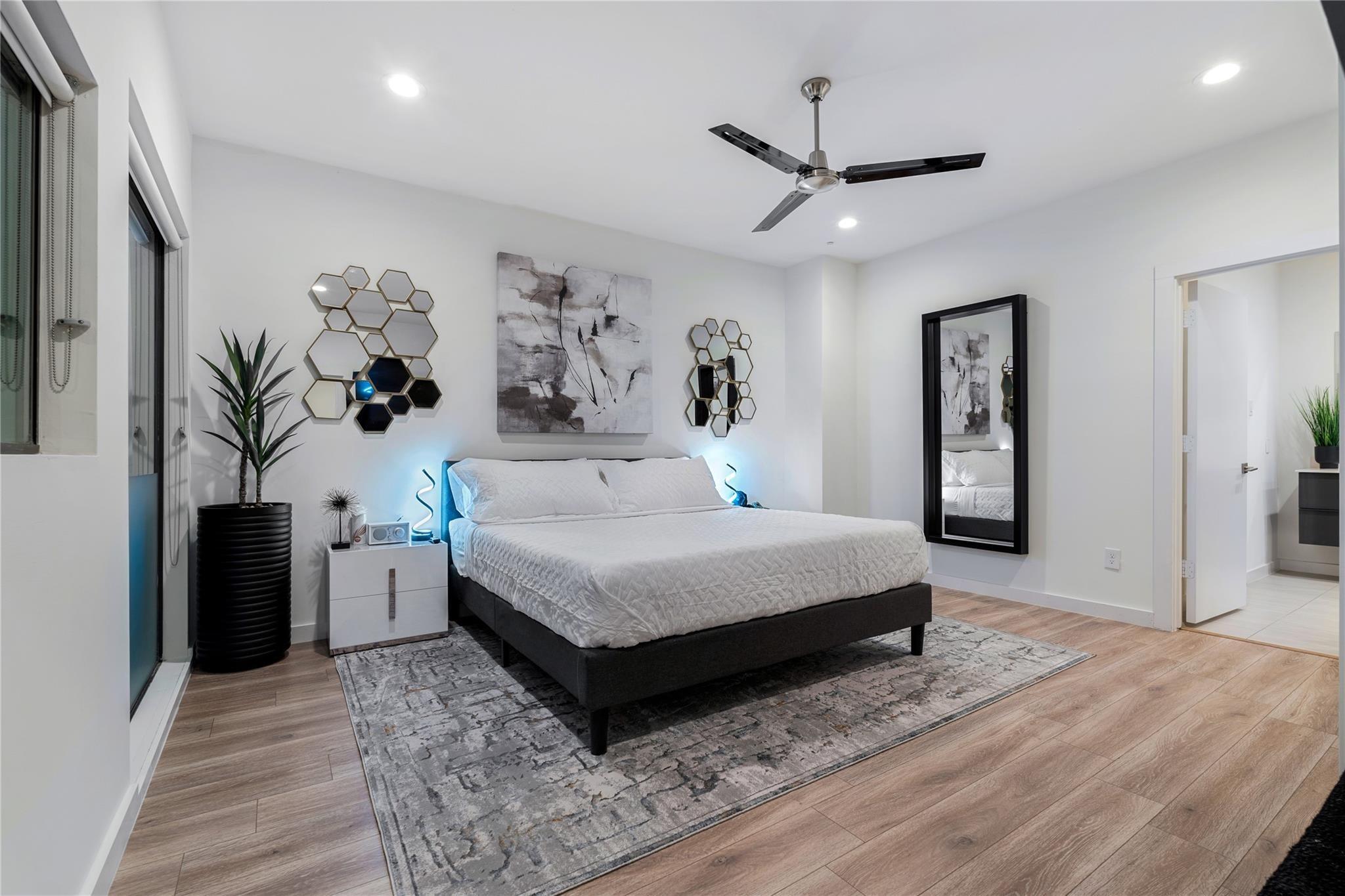 Mobile St, Dallas, TX 75208