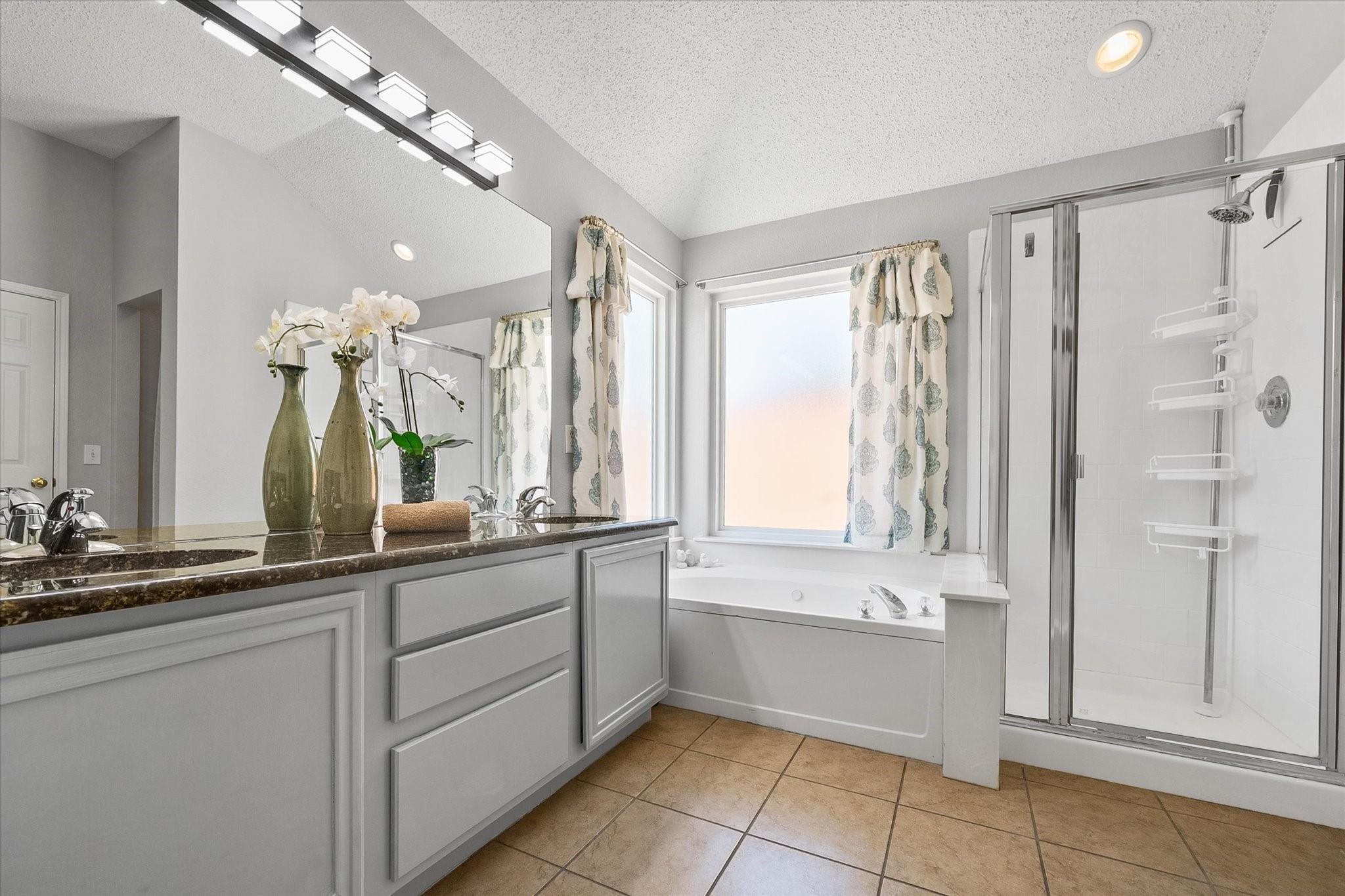 Oakridge Dr, Lake Dallas, TX 75065