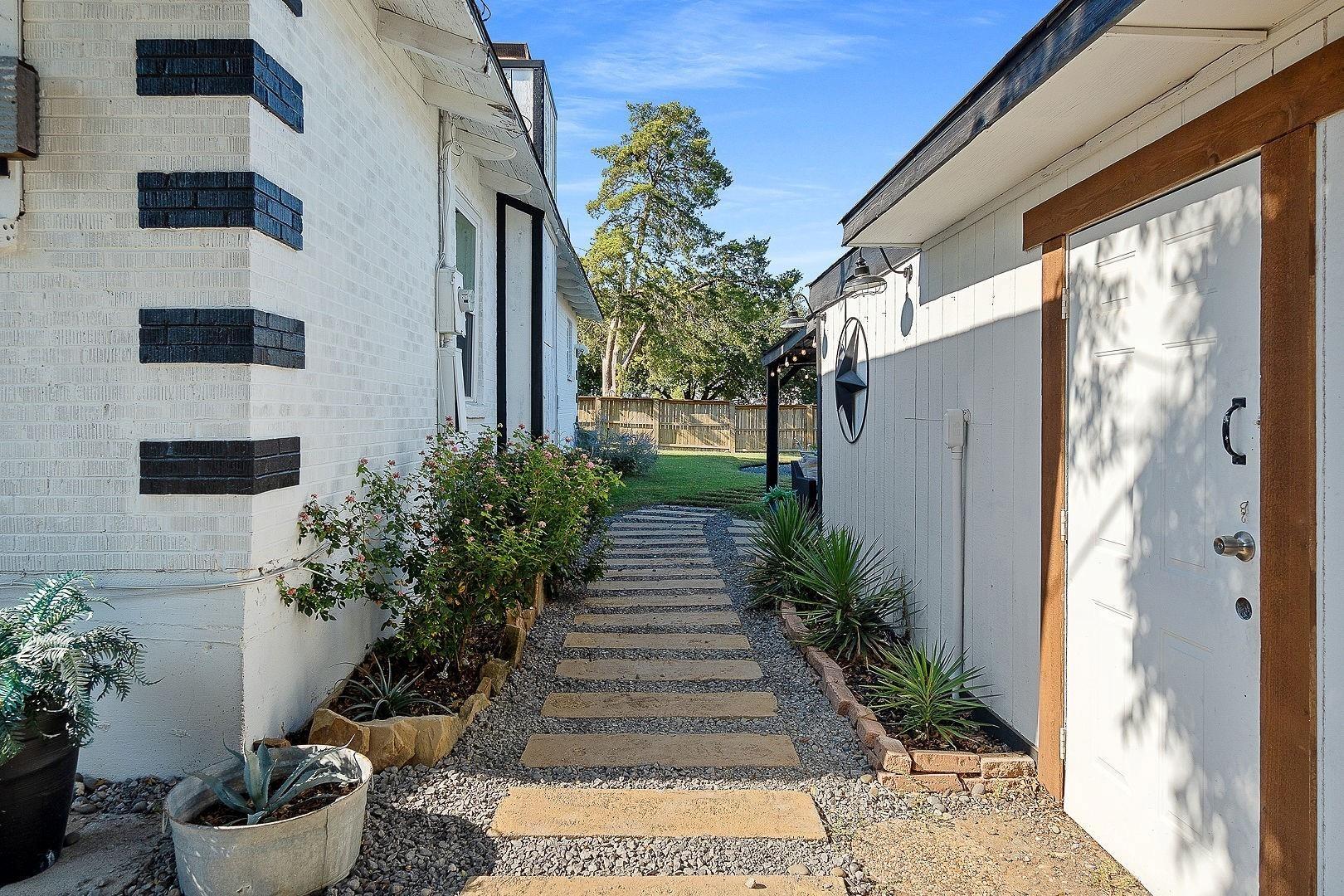 Angora St, Dallas, TX 75218