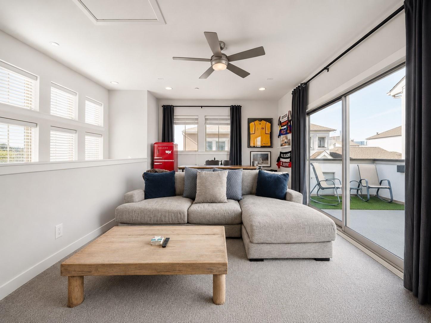 Spanish Oaks Pl, Dallas, TX 75204