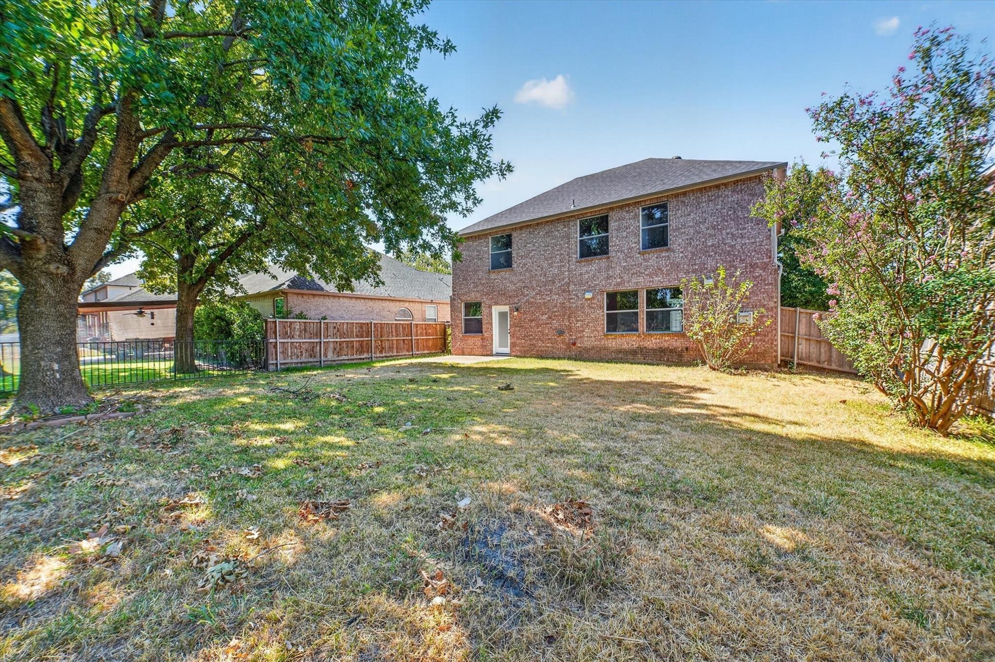 Newcastleton Ln, Rowlett, TX 75089