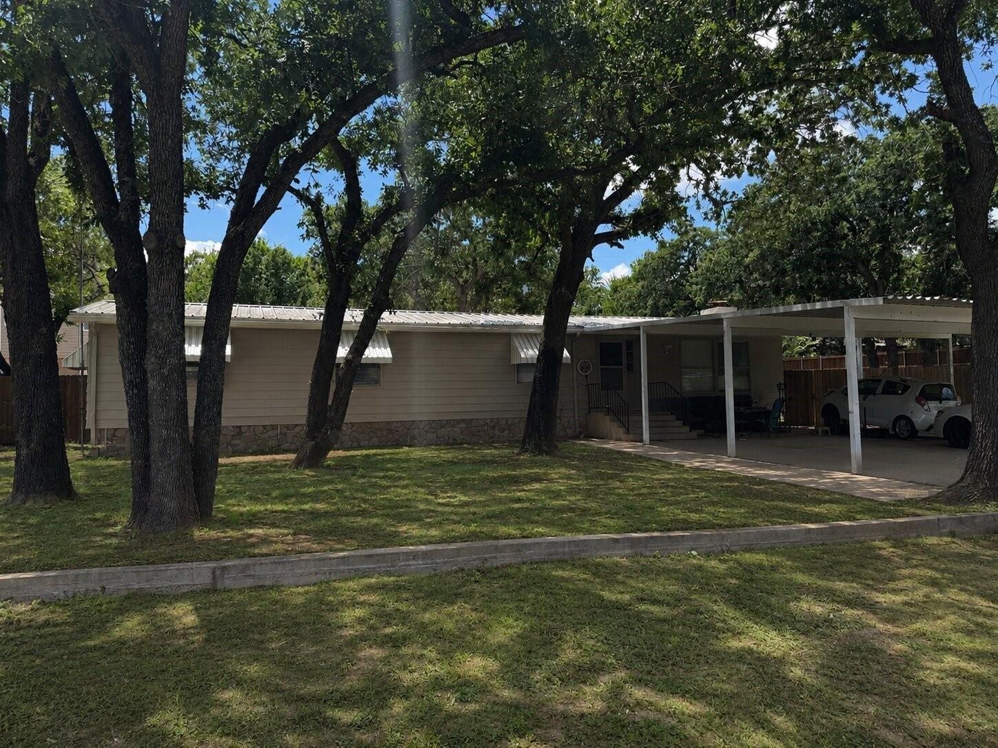 Branding Iron Trl, Granbury, TX 76049