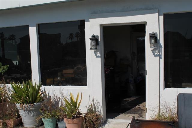 Tiki Dr, Galveston, TX 77554