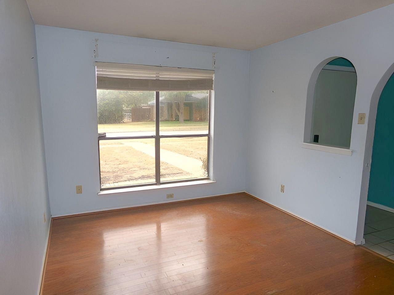 Creekwood Dr, Lancaster, TX 75146