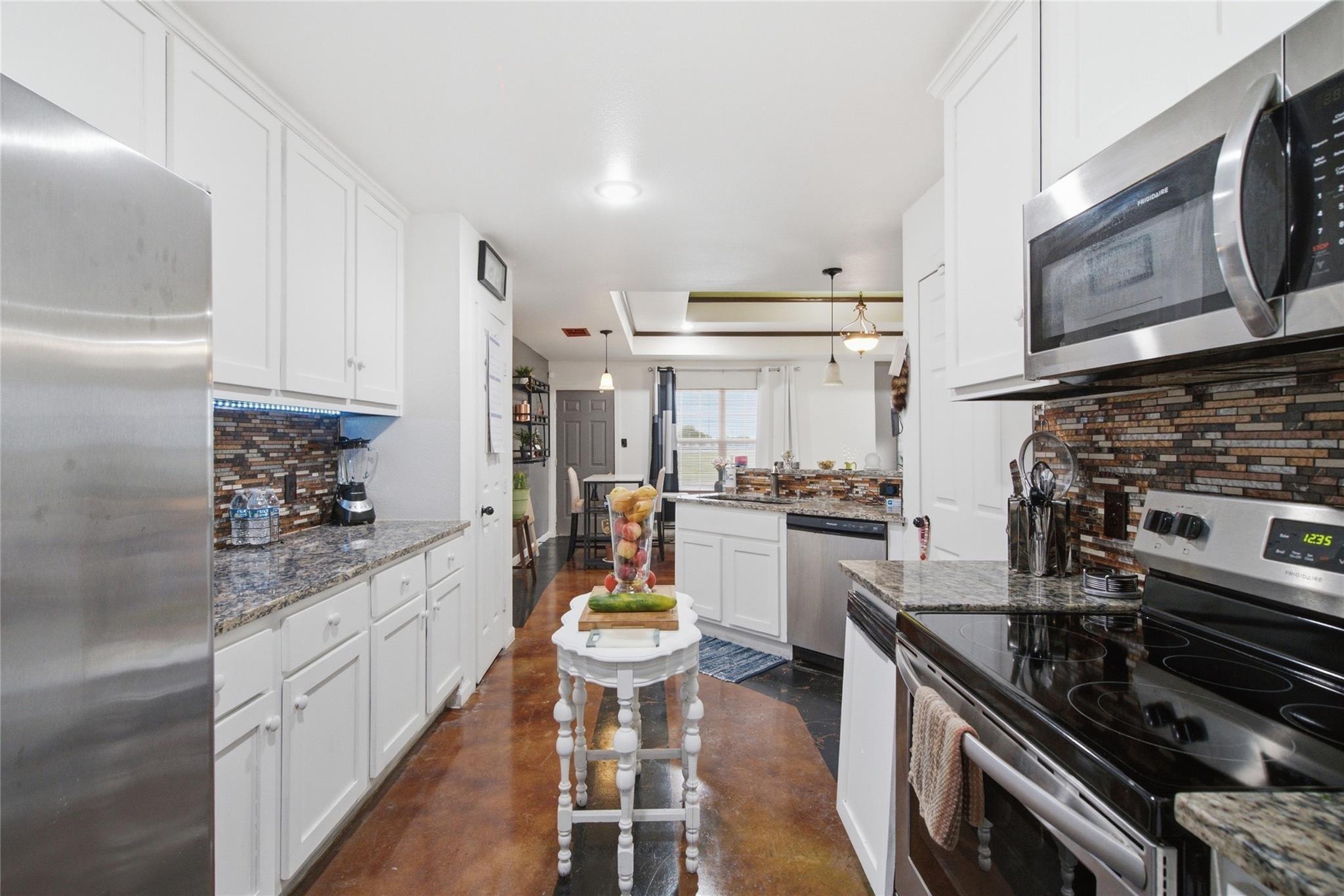 Fitzhugh Ave, Fort Worth, TX 76105