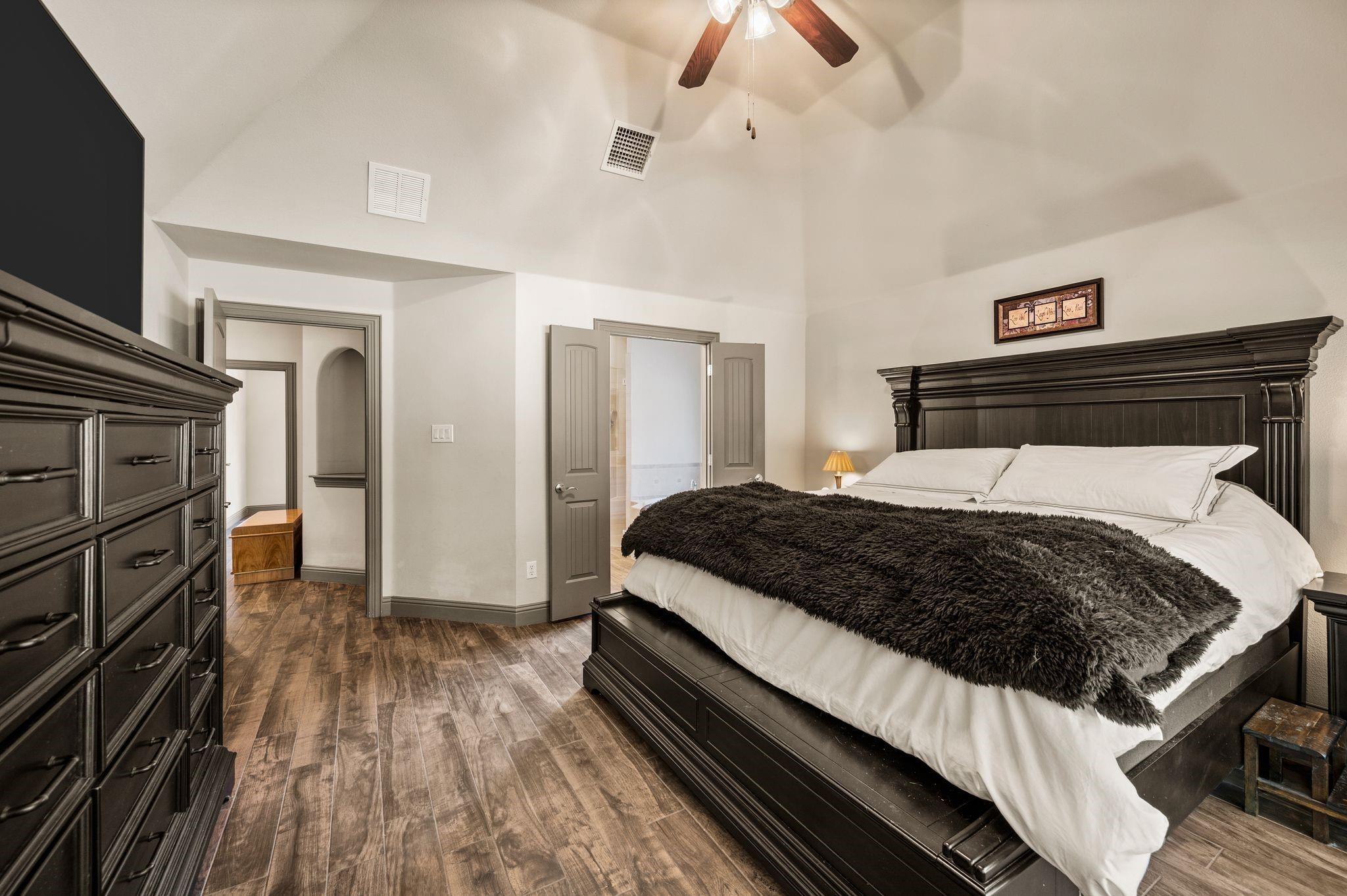 Trailwood Dr, Weatherford, TX 76085