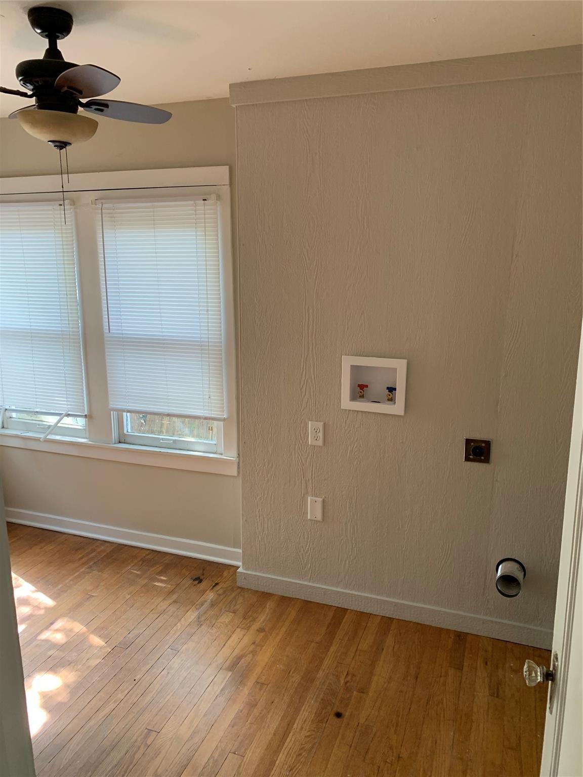 Belle Pl, Fort Worth, TX 76107