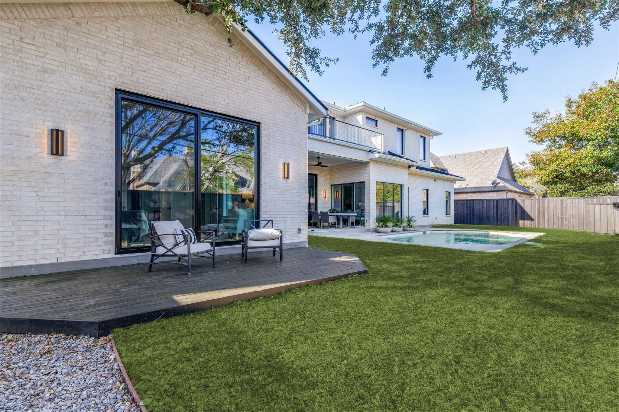 Del Roy Dr, Dallas, TX 75230