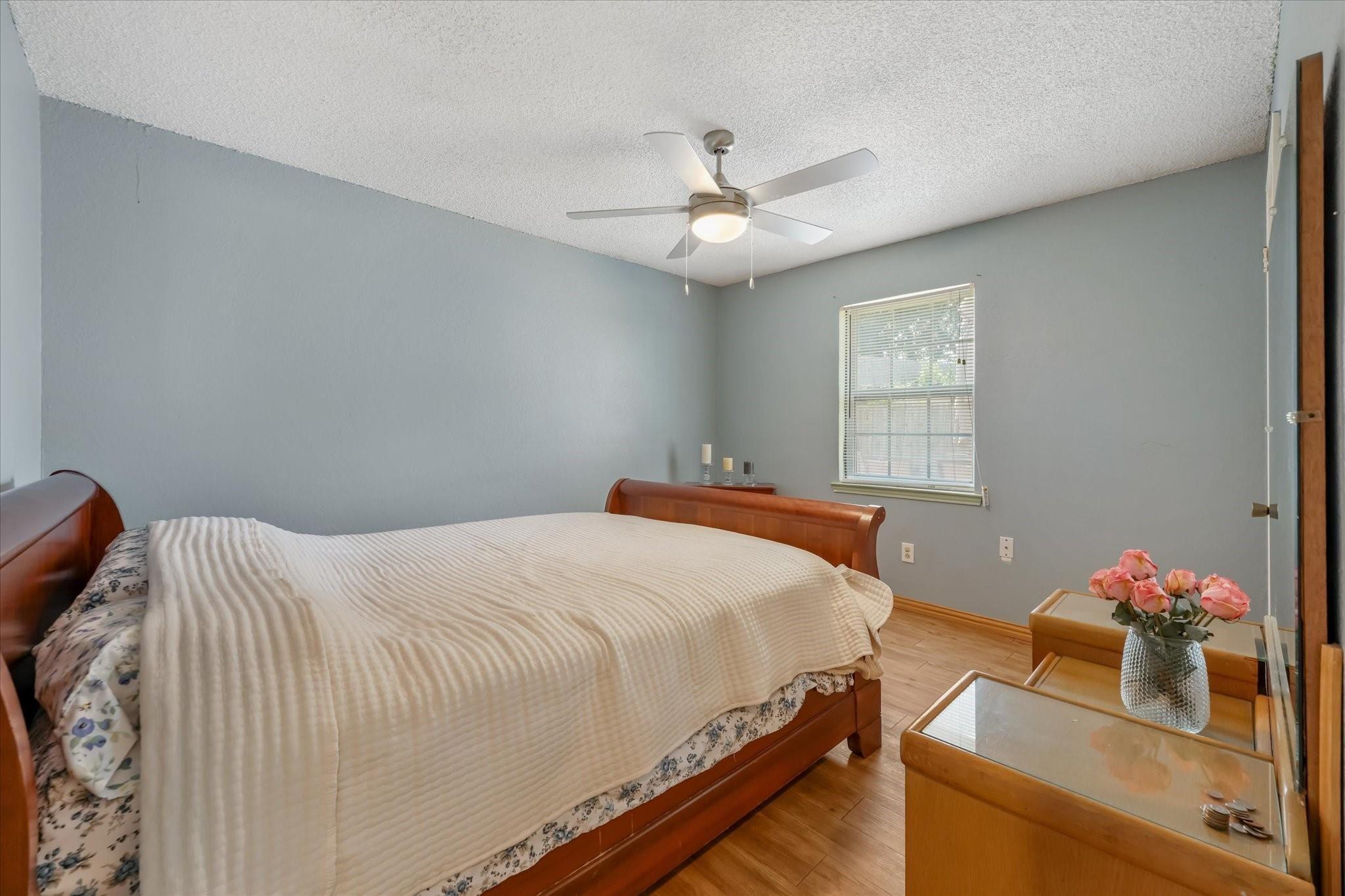 Creek Wood Ct, Irving, TX 75060