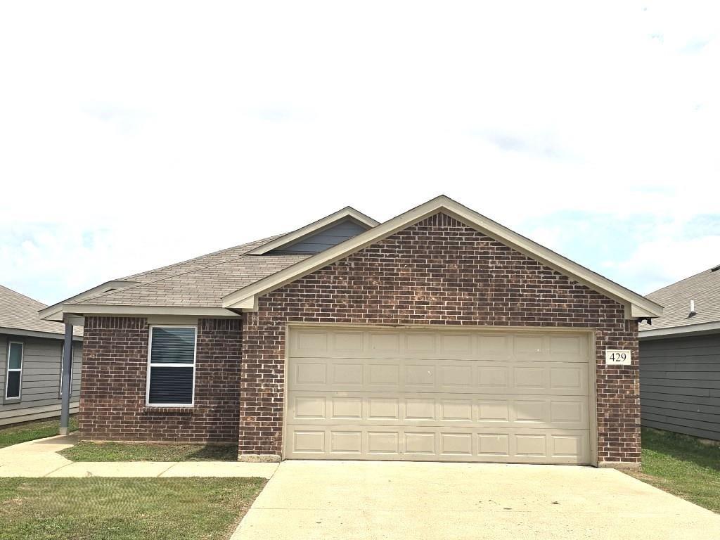 Shorty St, Mabank, TX 75147