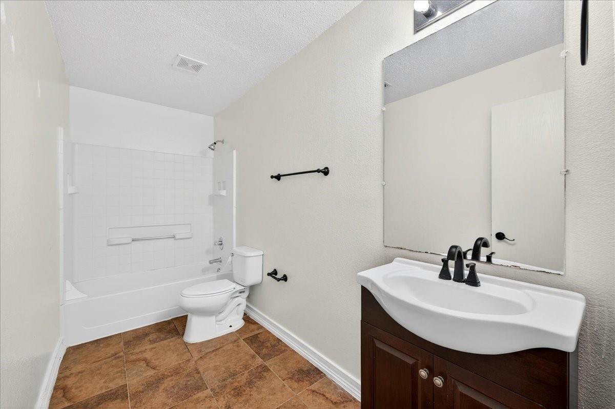 Mckaskle Dr, Fort Worth, TX 76119