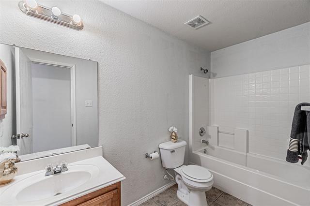 Hidden Path Ln, Denton, TX 76210