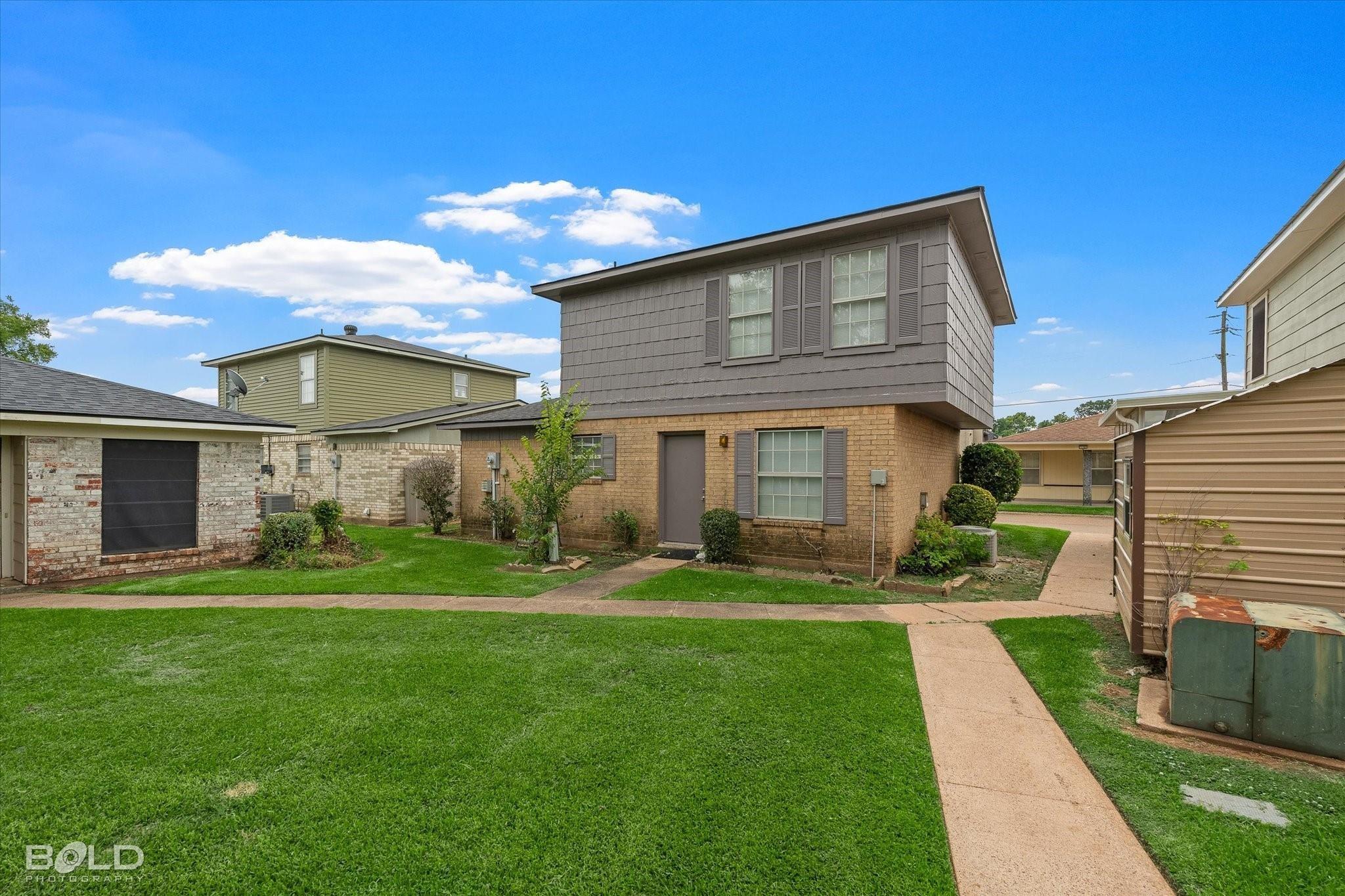 Carriage Square Dr, Bossier City, LA 71112