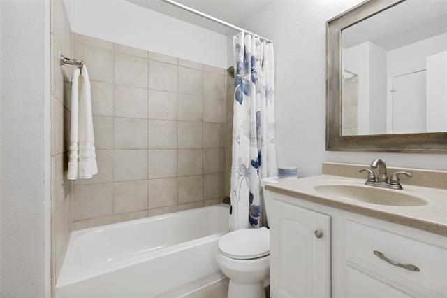 Carriagehouse Ln, Garland, TX 75040
