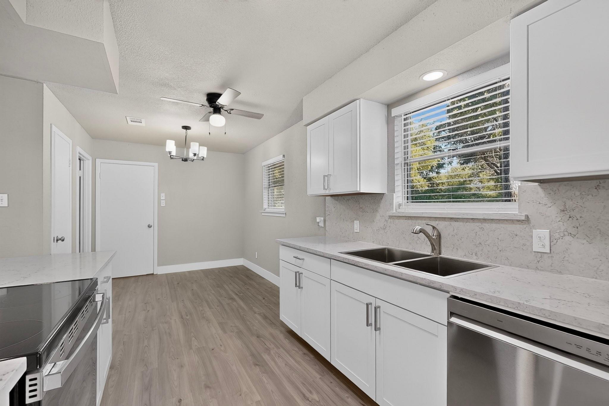 Arcadia St, Hurst, TX 76053