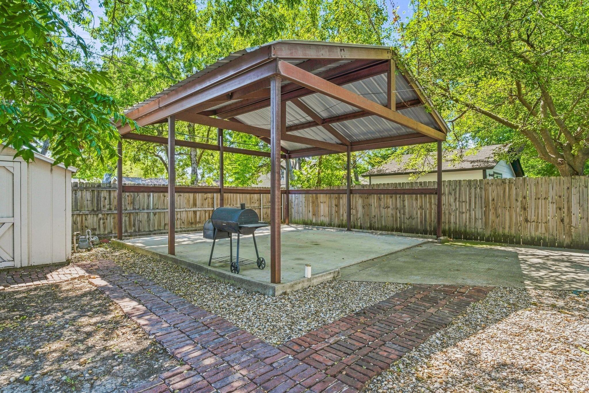 Tracyne Dr, Westworth Village, TX 76114