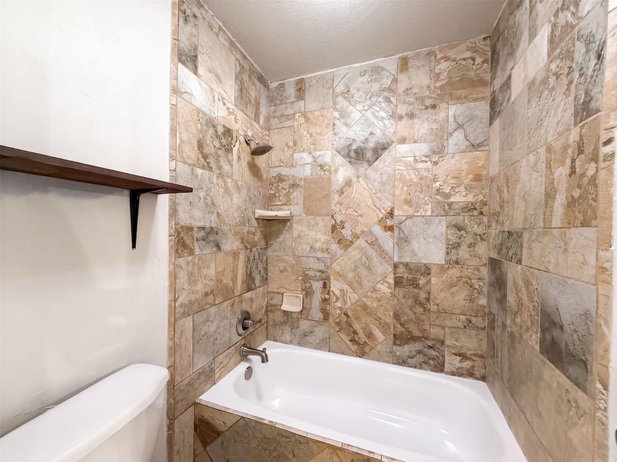Grand Meadow Dr, Fort Worth, TX 76108