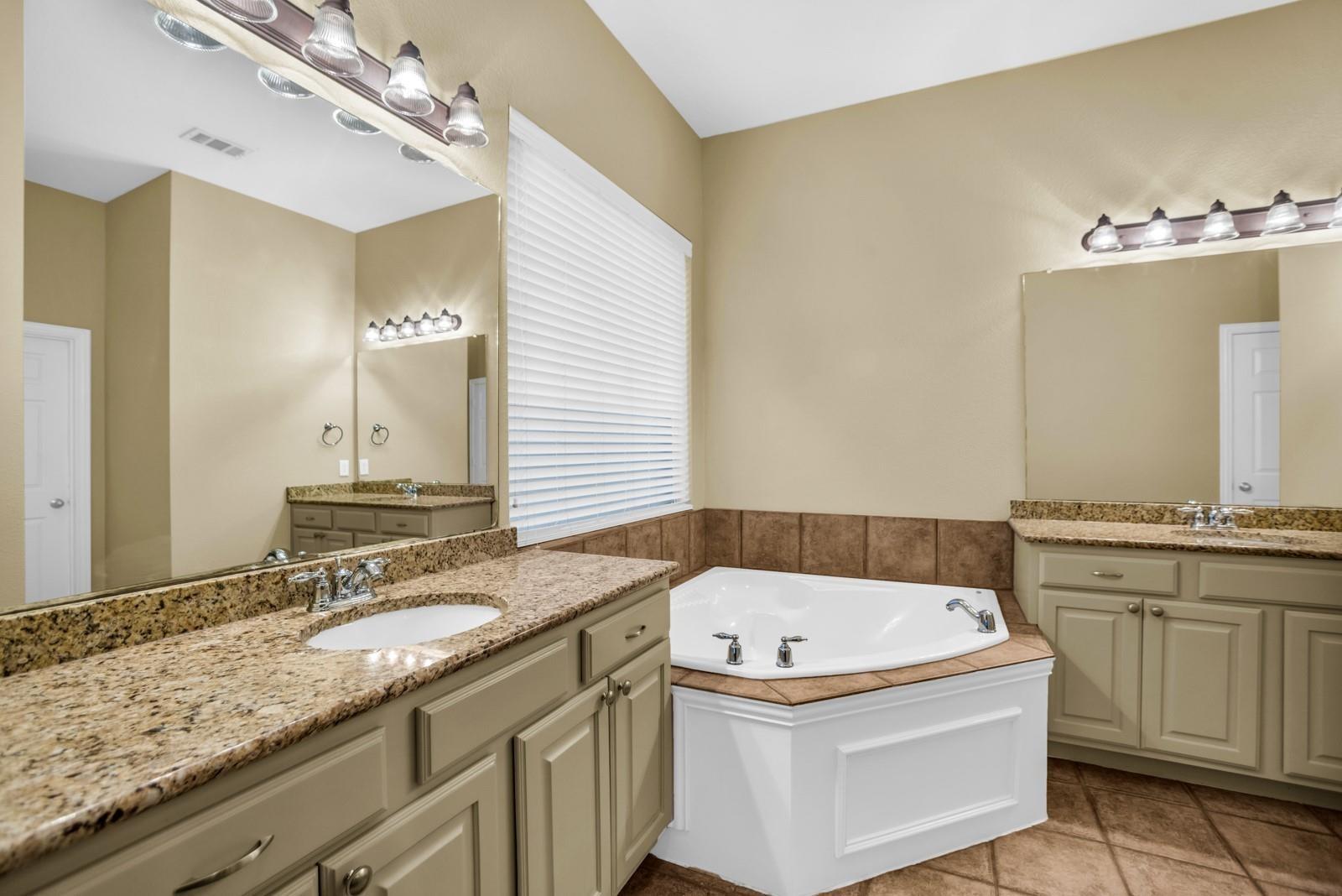 Mckinney Trl, Fate, TX 75087