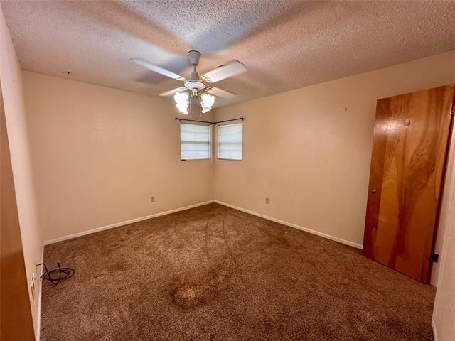 W Mclain St, Seymour, TX 76380