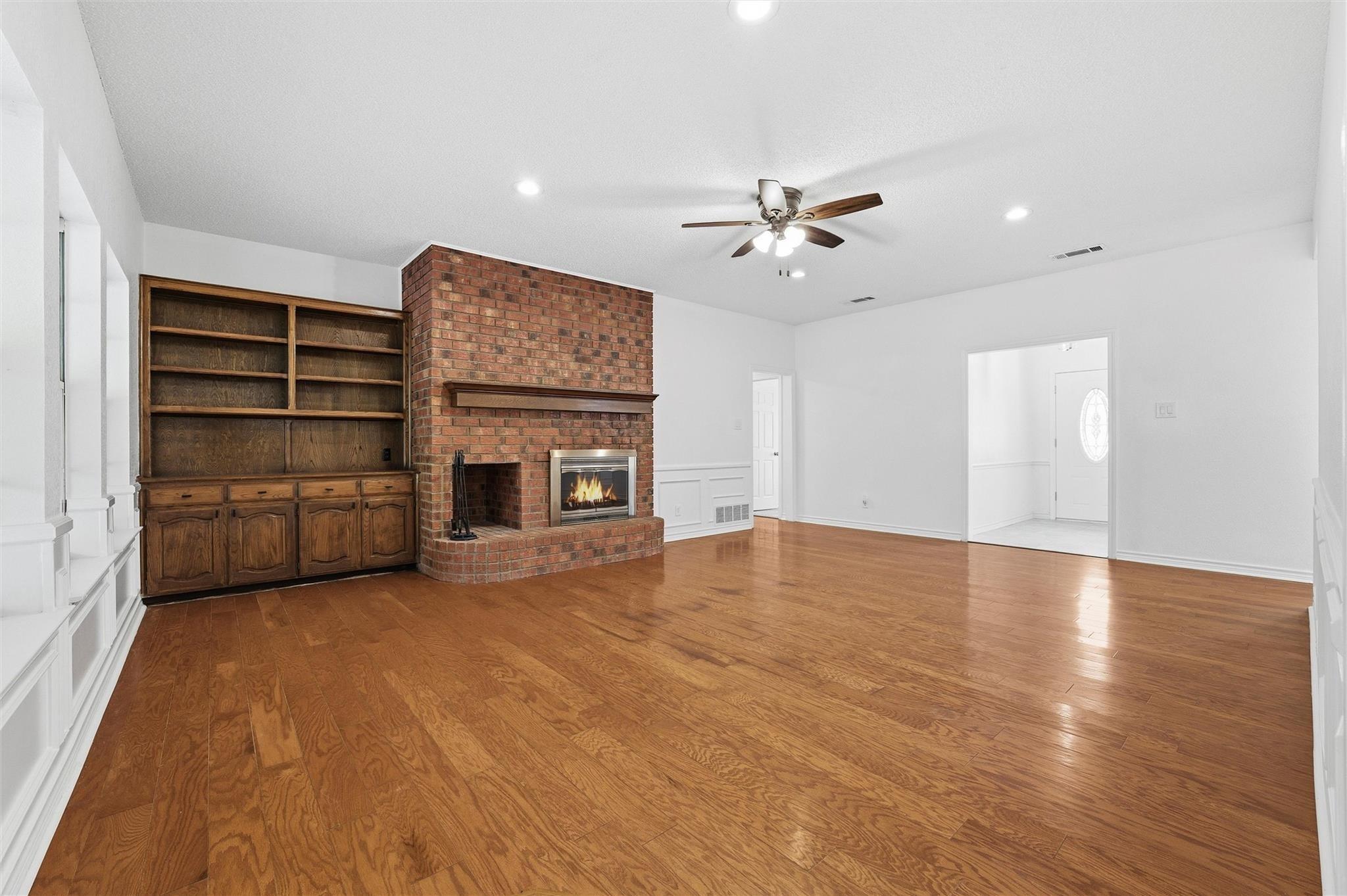 Diamond Creek Dr, Midlothian, TX 76065