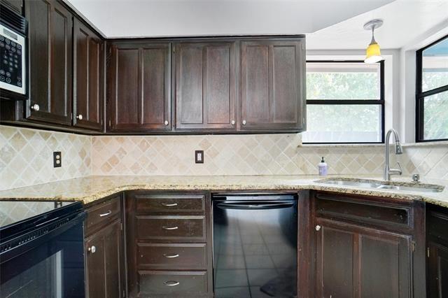 Meadowview Ter, North Richland Hills, TX 76182