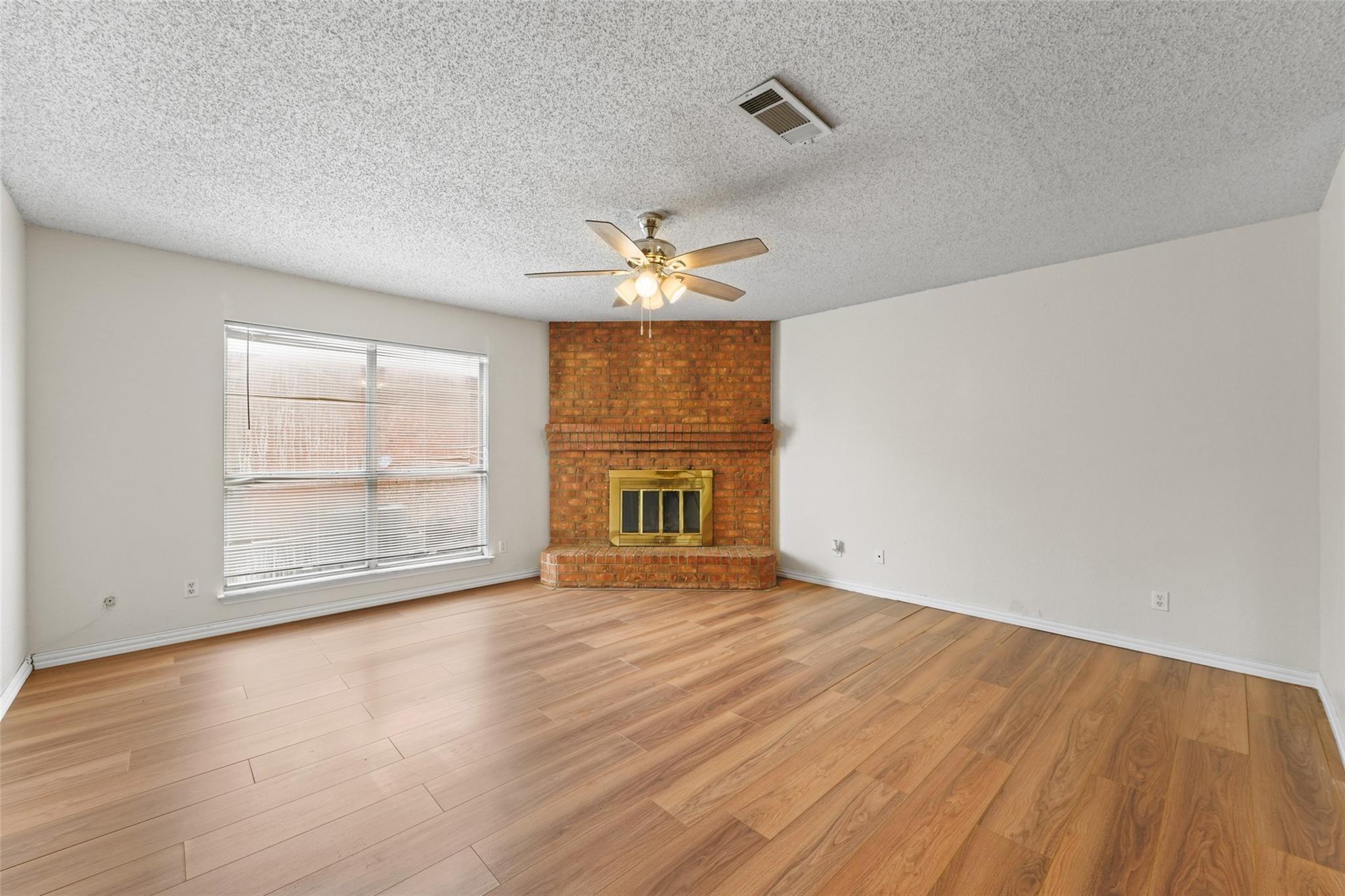 Curtis Ln, Cedar Hill, TX 75104