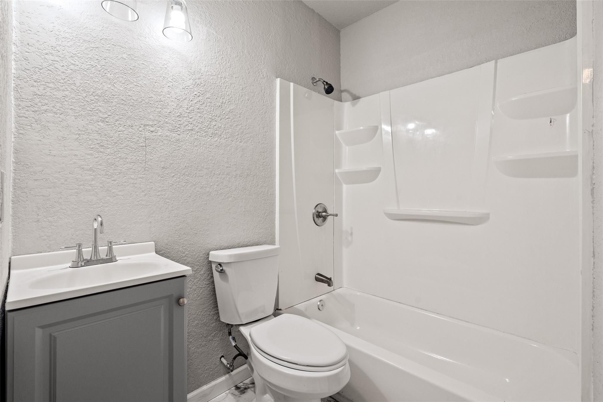 Carom Way, Dallas, TX 75217
