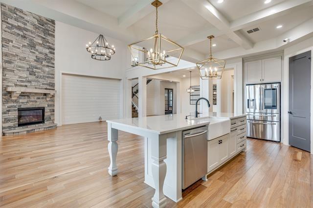 Mckinley Dr, Burleson, TX 76028