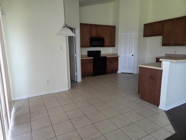 Tarpon Springs Dr, Fort Worth, TX 76123