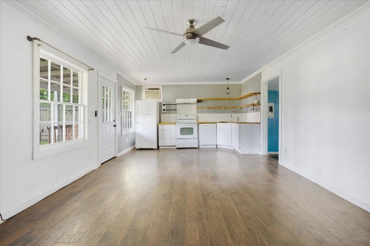 E 3rd St, Mount Pleasant, TX 75455