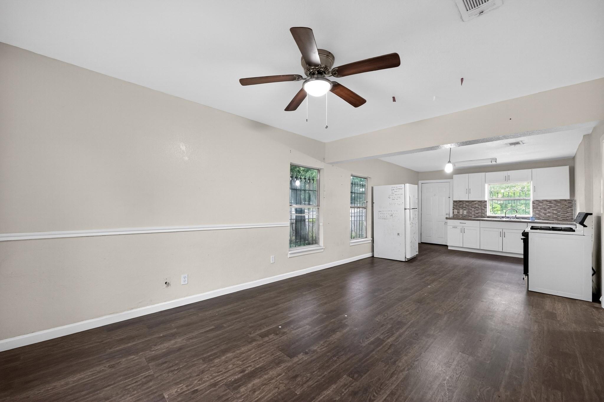 Kellogg Ave, Dallas, TX 75216