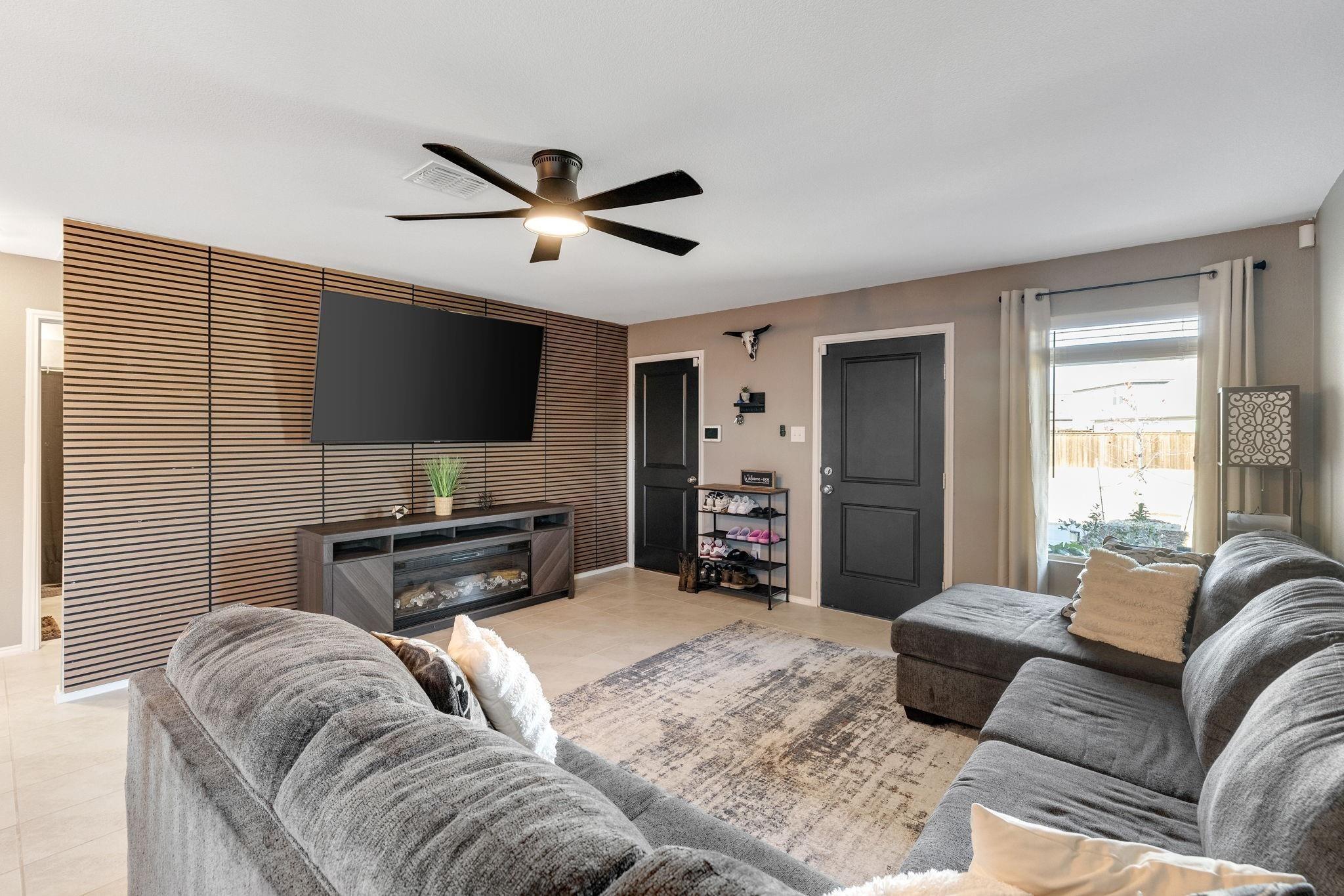 Danesdale Dr, Pilot Point, TX 76258