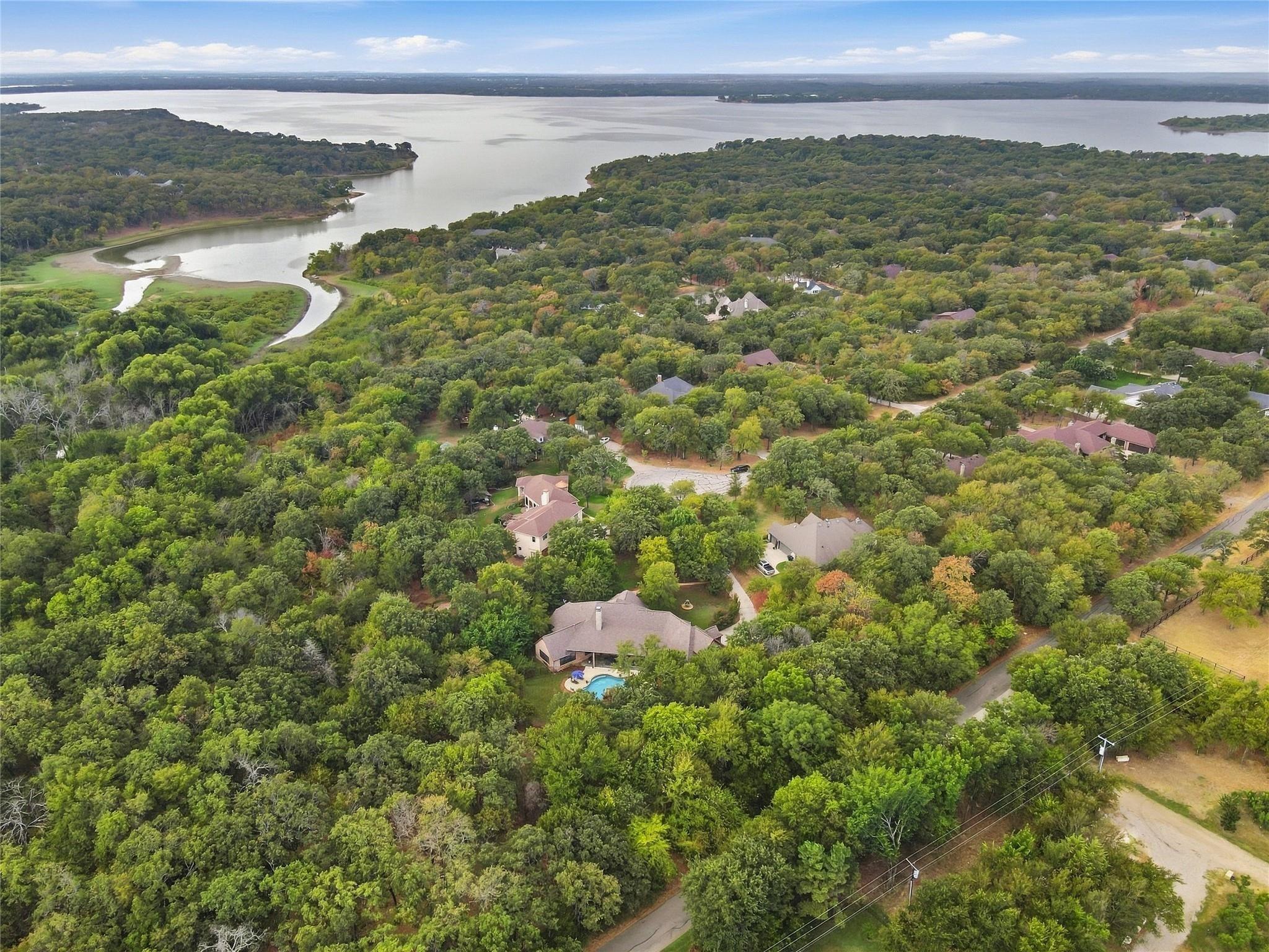 E Oak Shores Dr, Cross Roads, TX 76227