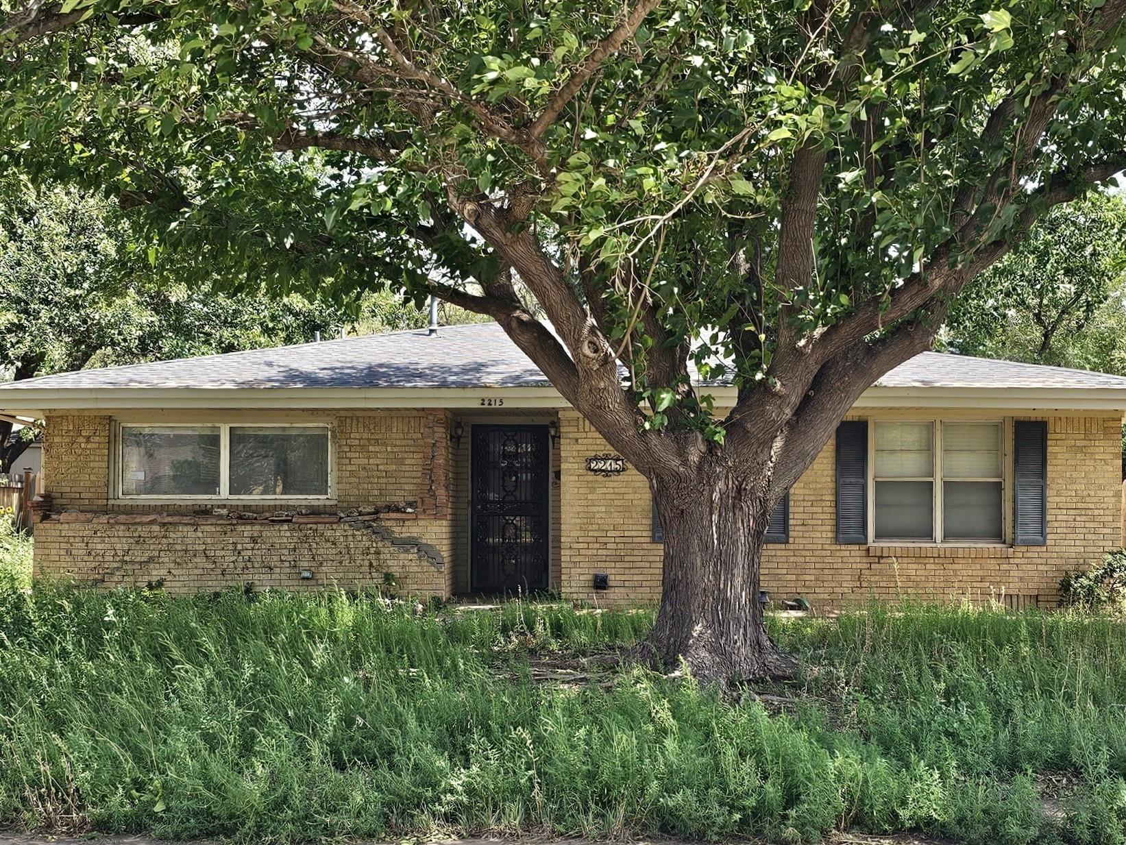 Locust St, Amarillo, TX 79109