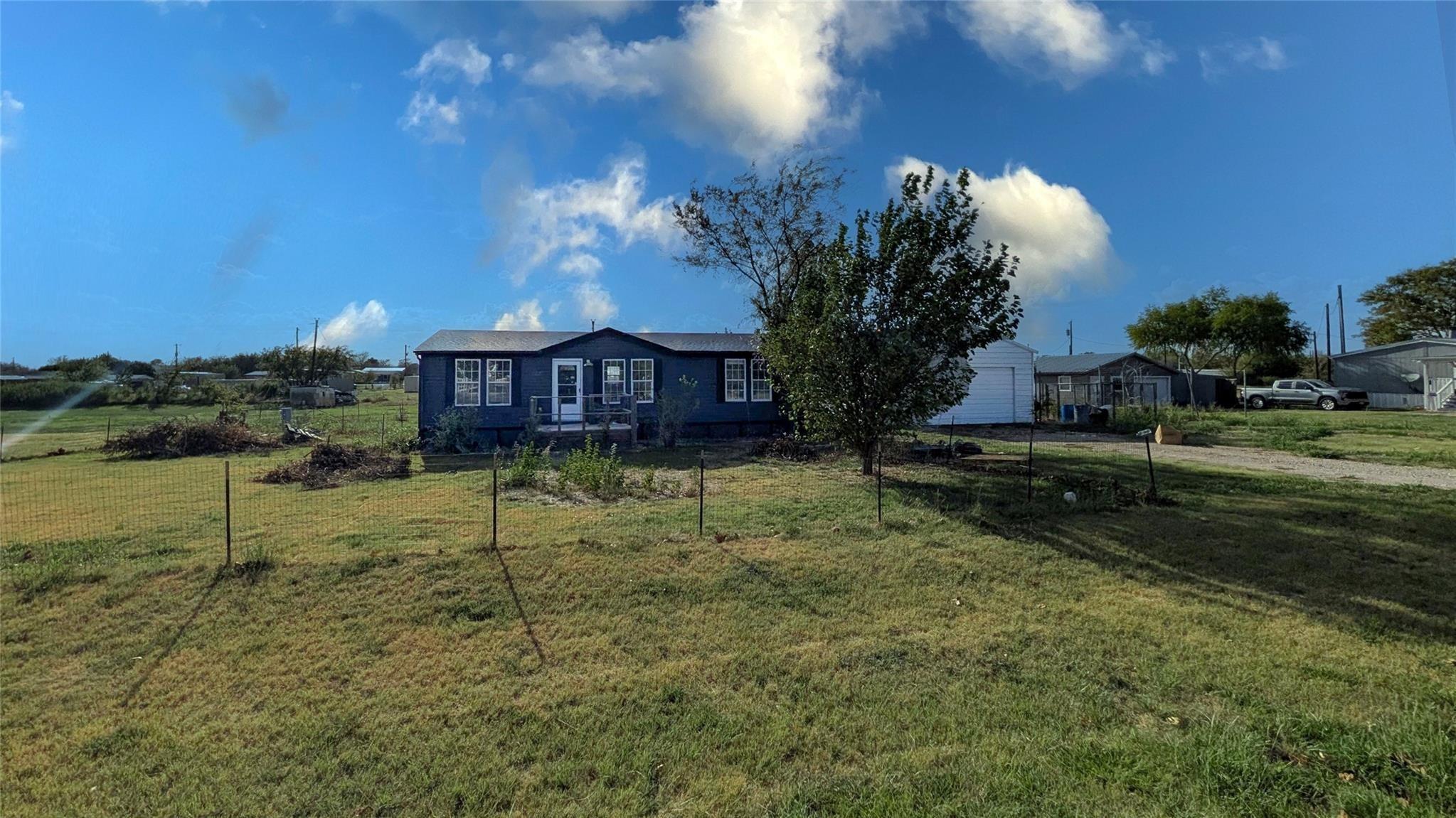 Buttercup Ln, Justin, TX 76247