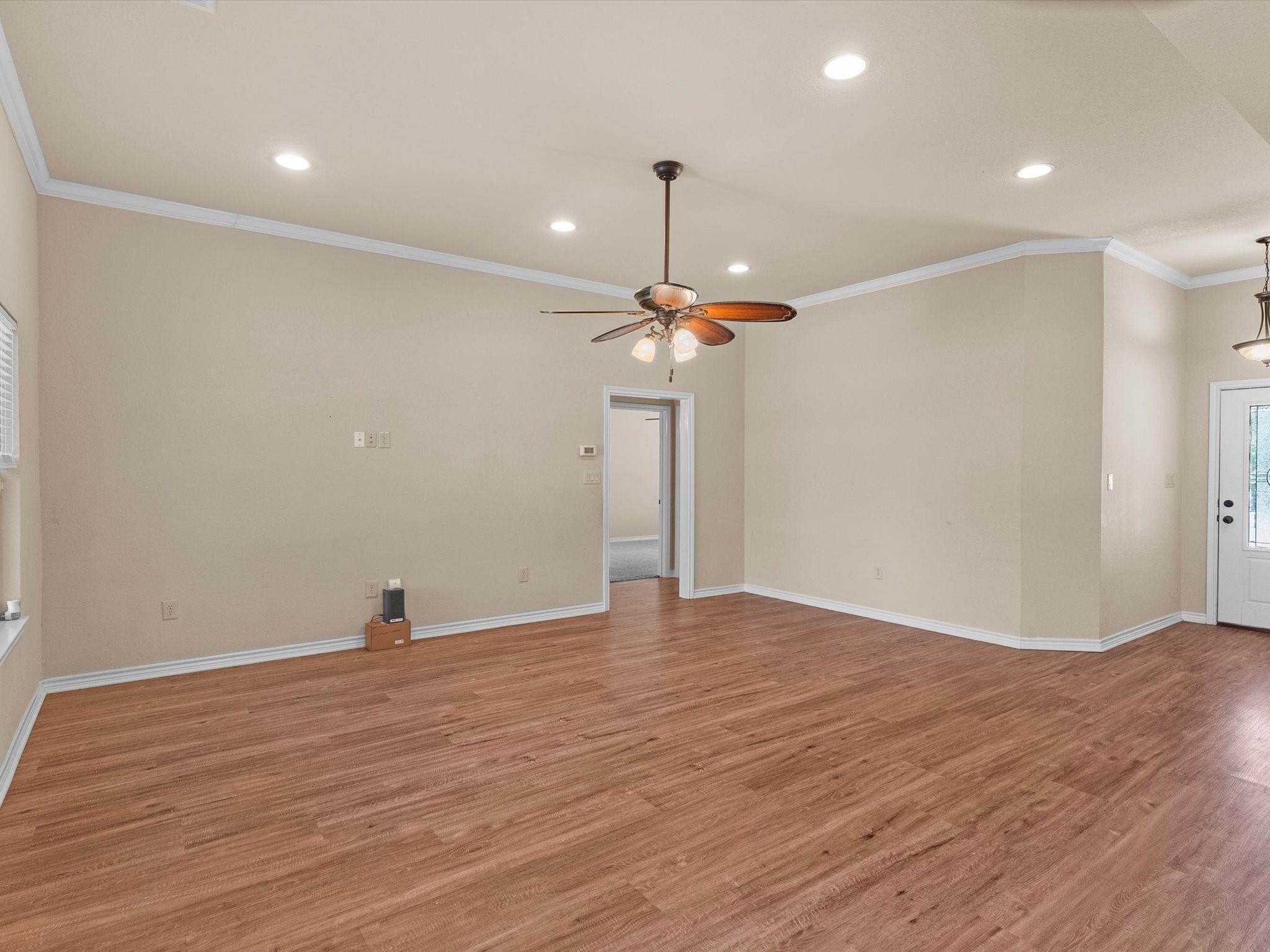 N Main St, Tioga, TX 76271