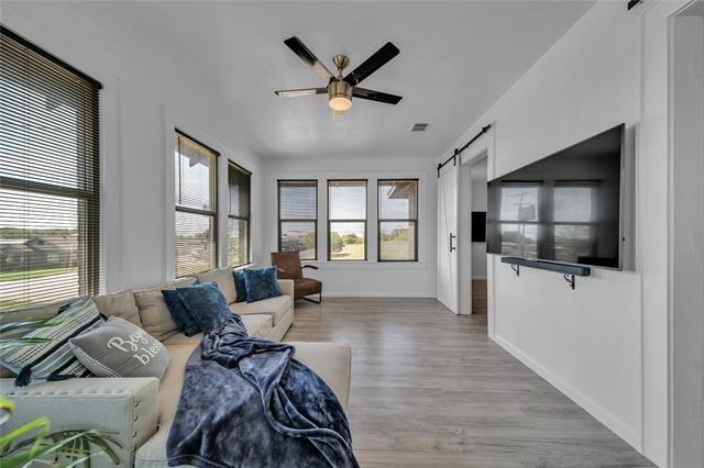 E Wise St, Bowie, TX 76230